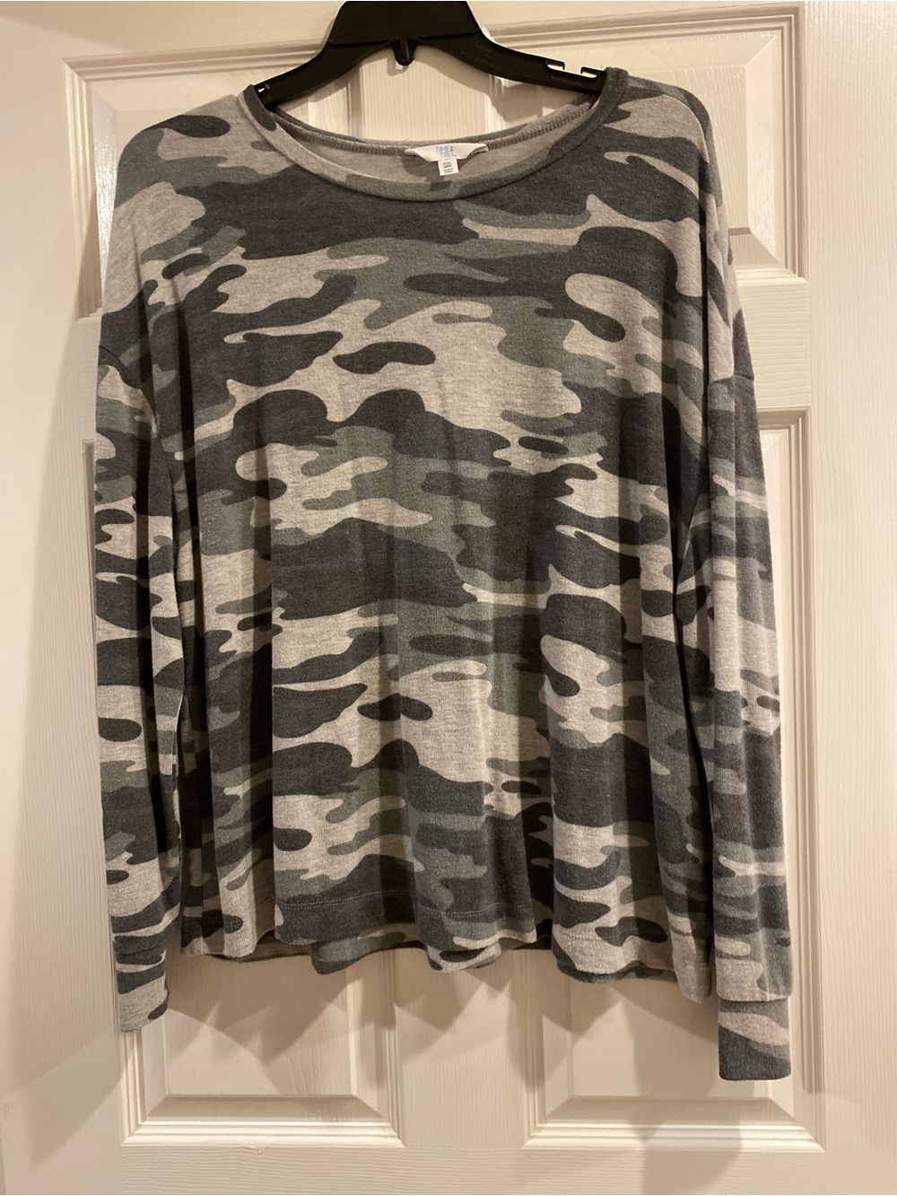 Time and Tru Gray Camo Long Sleeve Shirt